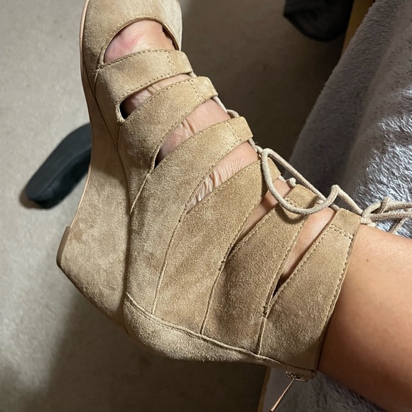 Sam Edelman suede wedges. - Picture 6 of 6